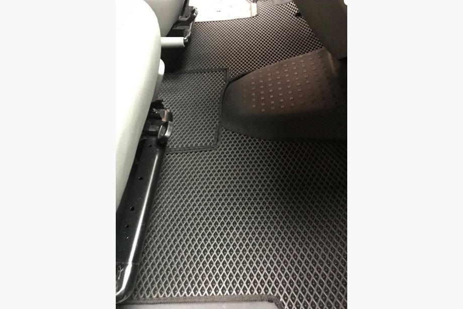 Volkswagen T5 2010–2015 EVA automatten (zwart, voor, 1+1) Image