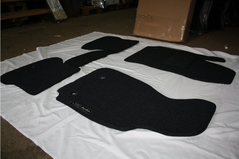 Audi A4 B8 2007–2015 Textielen automatten voor interieur (Corona) Image