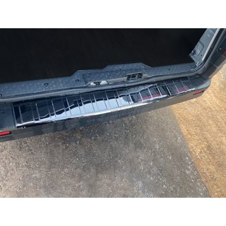 Achterbumper beschermlijst Zwart Chroom (RVS) foto 1