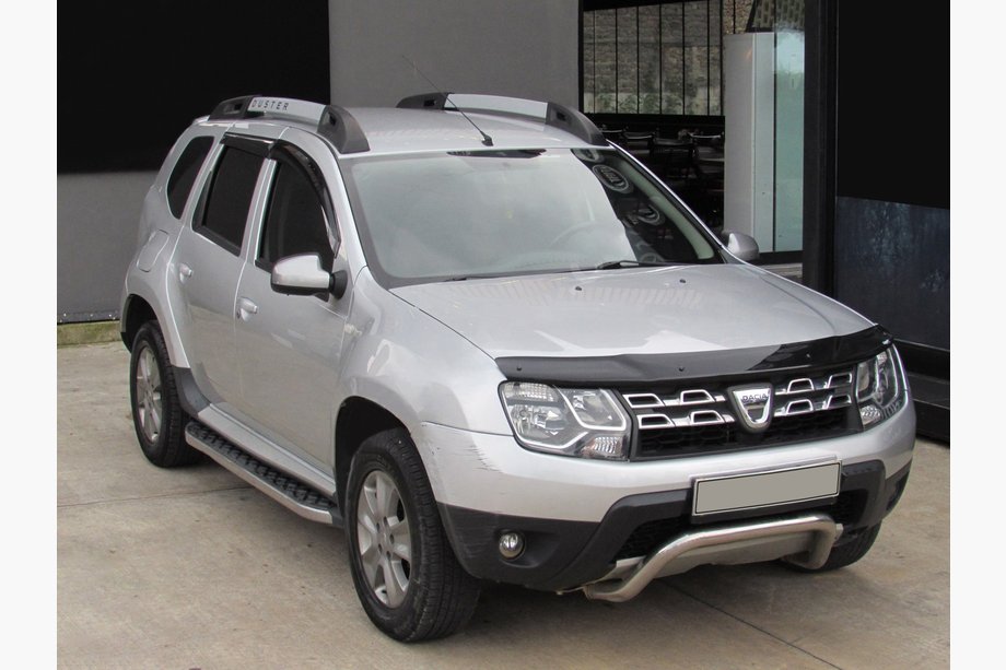 Dacia Duster 2008–2018 Motorkapdeflector EuroCap Image