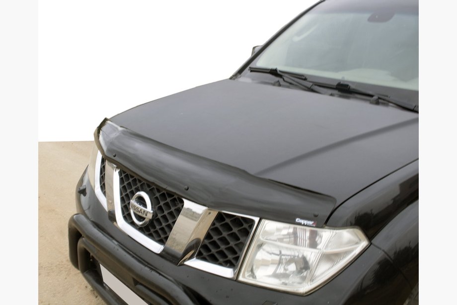 Nissan Navara 2006–2015 Motorkapdeflector (EuroCap) Image