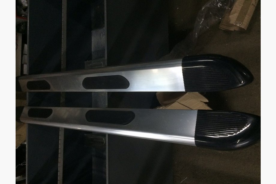 Renault Trafic 2001–2015 JAWS zijtreden (set van 2, aluminium) Image