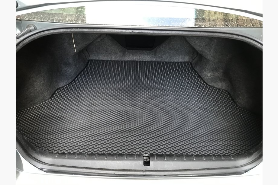 Mitsubishi Galant 2003–2012 Kofferbakmat (EVA, zwart) Image