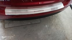 Kia Sorento II XM 2009–2014 RVS achterbumperbeschermer met omgezette rand Nataniko foto 1