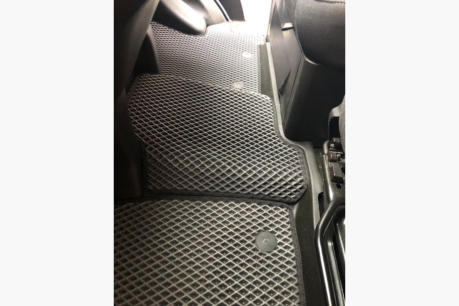 Ford Custom 2013–2022 EVA automatten (voor, zwart) Foto 5