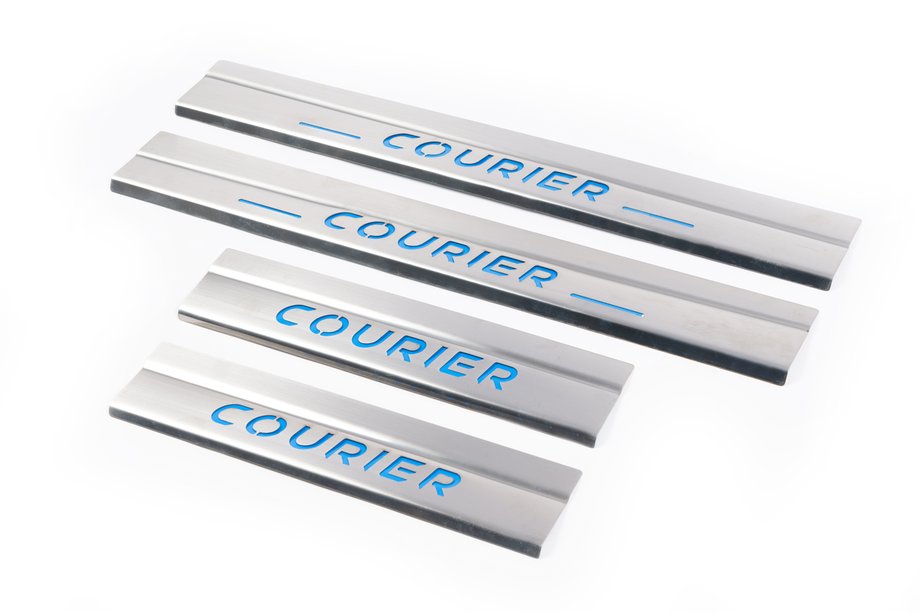 Ford Courier 2014–2023 Carmos V2 instaplijsten (4 stuks, RVS) Image