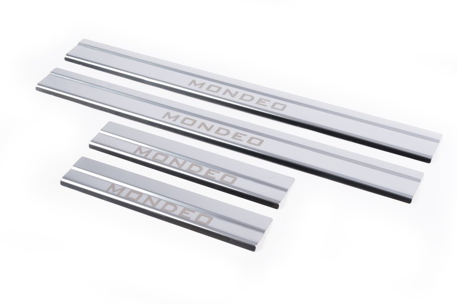 Ford Mondeo 2000–2007 CARMOS RVS instaplijsten (4-delig) Image