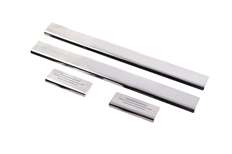 Toyota Yaris 2006–2011 Carmos dorpellijsten (set 4 stuks, RVS) Image