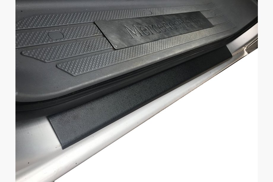 Mercedes Vito W639 2004–2014 Kunststof instaplijsten DDU Mat (2 stuks) Image