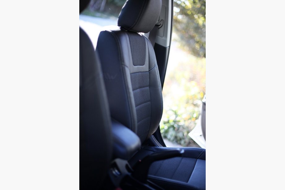 Mitsubishi Lancer X 2008– Autostoelhoezen SoyuzAuto Dynamic Image