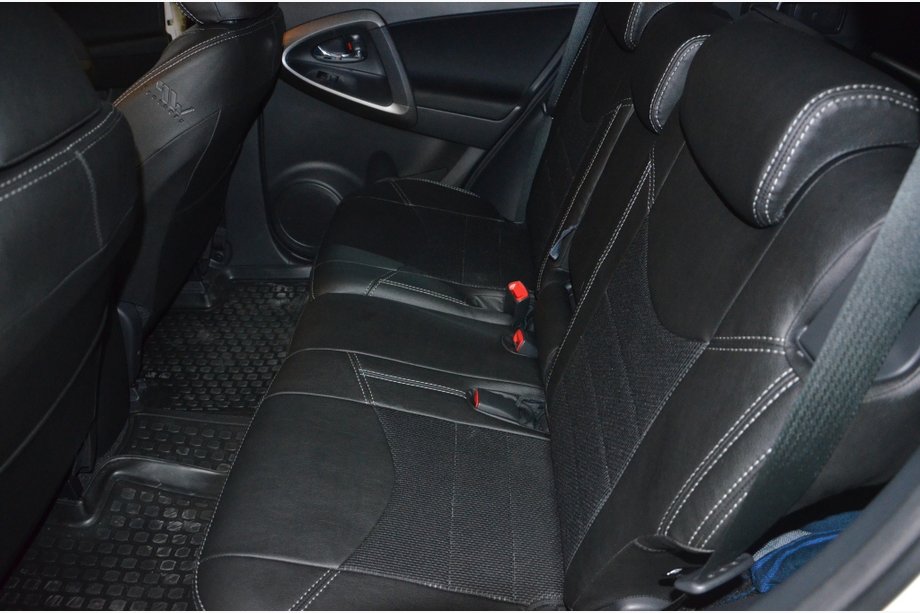 Toyota Rav 4 2006–2013 Autostoelhoezen SoyuzAuto Dynamic Image
