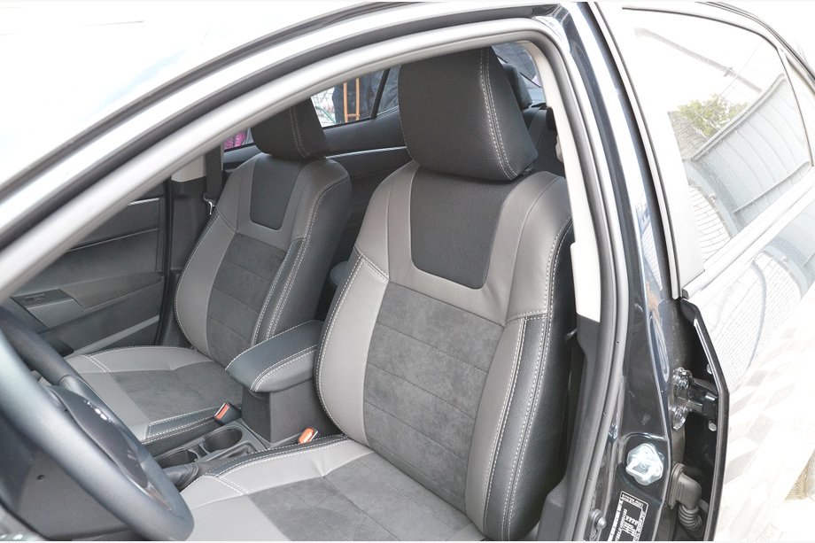 Toyota Corolla 2013–2019 Autostoelhoezen Elite (kunstleer ↗ alcantara-look) Image