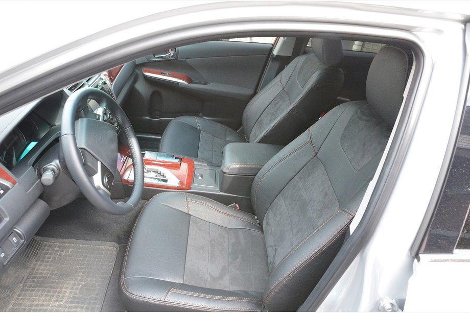 Toyota Camry 2011–2017 Autostoelhoezen (kunstleer ↗ alcantara-alternatief, Elite) Image