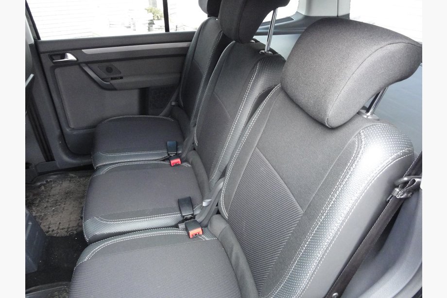 Volkswagen Touran 2003–2010 Autostoelhoezen SoyuzAuto Premium van kunstleer Image