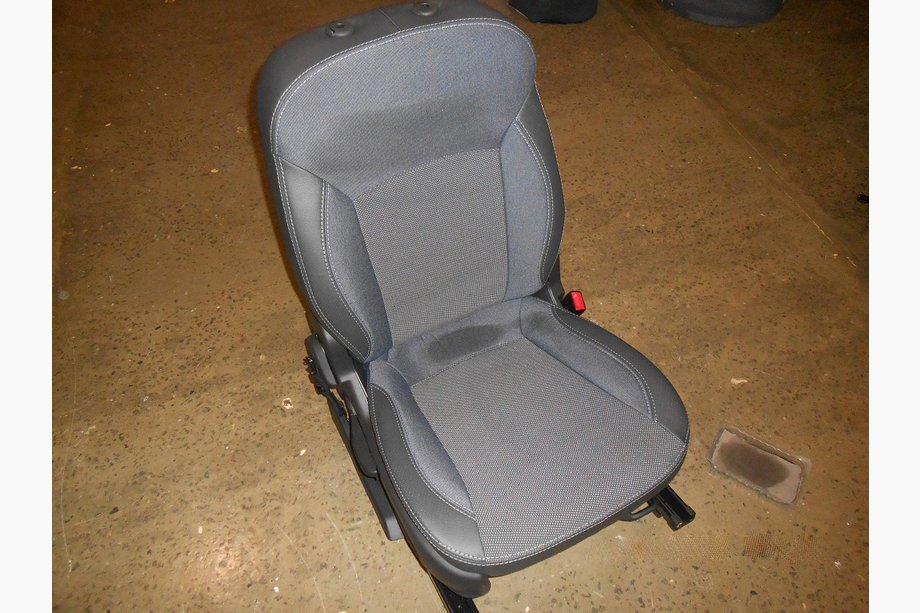 Chevrolet Orlando 2010–2018 Autostoelhoezen SoyuzAuto Premium van kunstleer Image