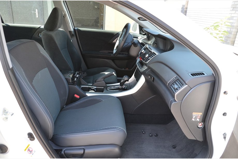 Honda Accord IX 2013–2017 Autostoelhoezen SoyuzAuto Premium van kunstleer Image
