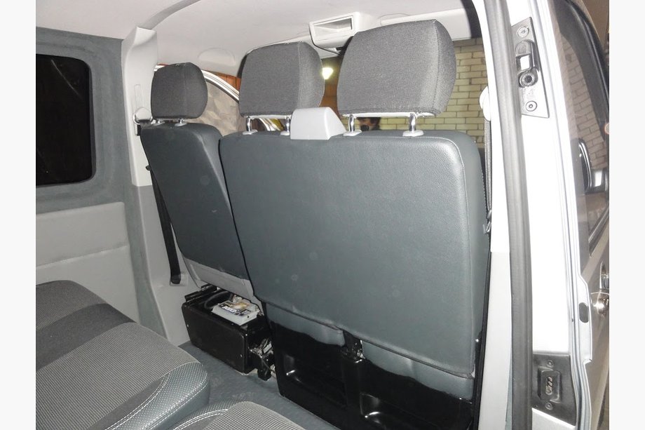 Volkswagen T5 2010–2015 Autostoelhoezen (kunstleer↗stof, Premium) Voorstoelen (2+1) Foto 3