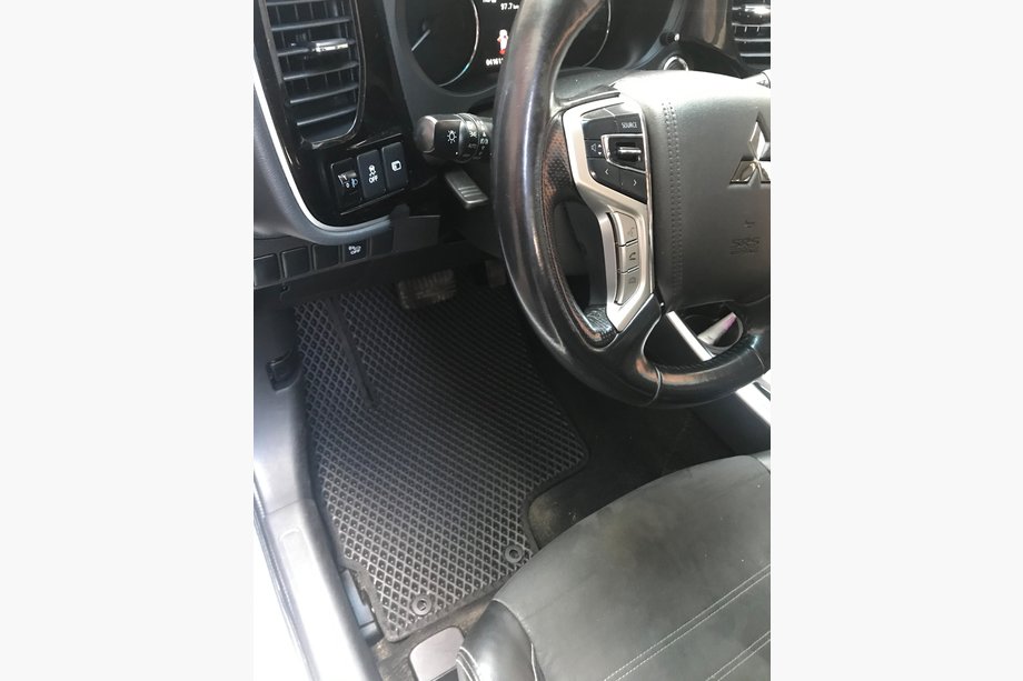 Mitsubishi Outlander 2012–2021 EVA P-HEV automatten (zwart) Image