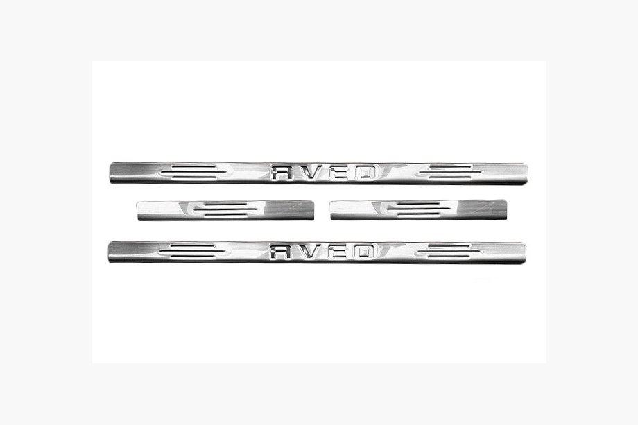 Chevrolet Aveo T200 2002–2008 Carmos instaplijsten (4 stuks, RVS) Image