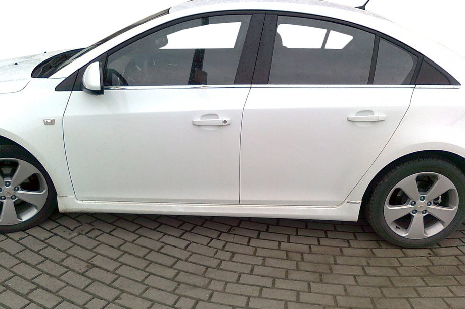 Chevrolet Cruze 2009–2015 SD tuning sideskirts (Meliset, spuitklaar) Image