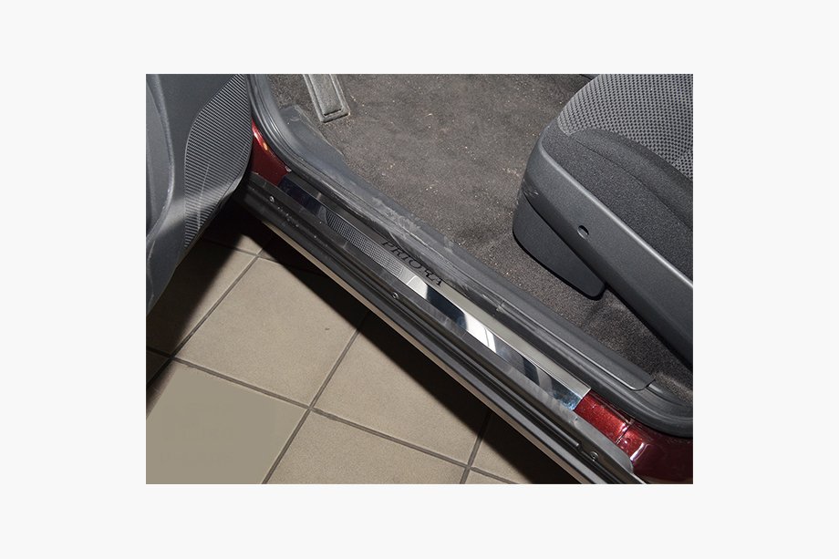 Lada Priora 2007–2018 Nathanika premium instaplijsten (4 stuks, RVS) Image