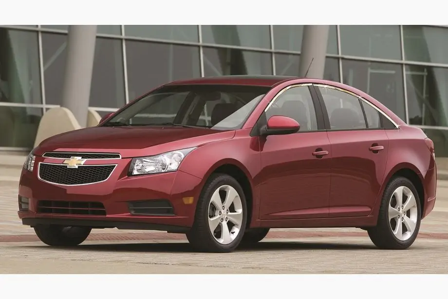 Chevrolet Cruze 2009–2015 Bovenste ruitomlijsting V1 (voor Sedan-uitvoering, RVS) Foto 1