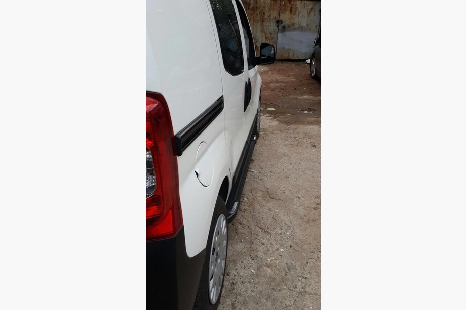 Citroen Nemo 2007–2017 Side steps Rainbow Black (set 2 st., aluminium profiel) Foto 3