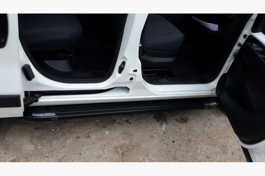 Citroen Nemo 2007–2017 Side steps Rainbow Black (set 2 st., aluminium profiel) Foto 4