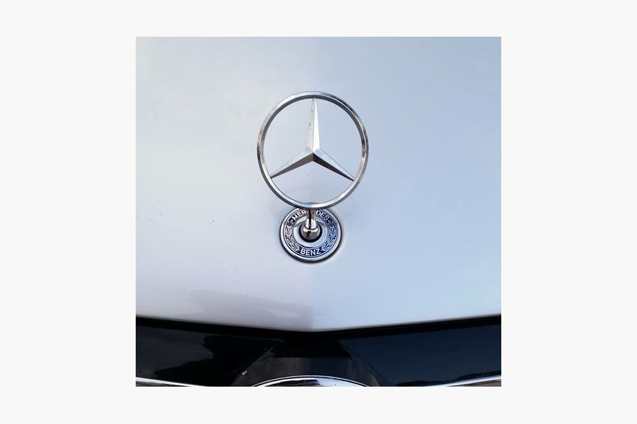 Mercedes S-Class W220 1998–2005 Embleem 220 Mercedes Image