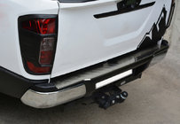 Nissan Navara/NP300 2016– RVS beschermplaat achterbumper foto 1