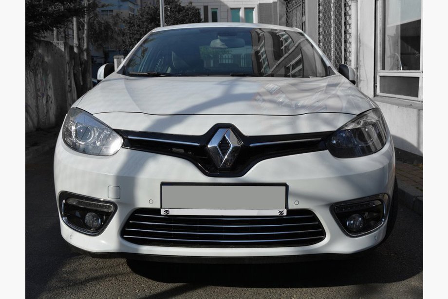 Renault Fluence 2009–2016 RVS sierlijsten voor bumperrooster (2013↗) Image