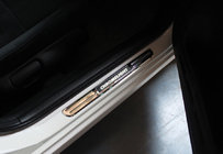 Ford Courier 2014–2023 RVS instaplijsten met LED-verlichting (2 stuks) foto 3
