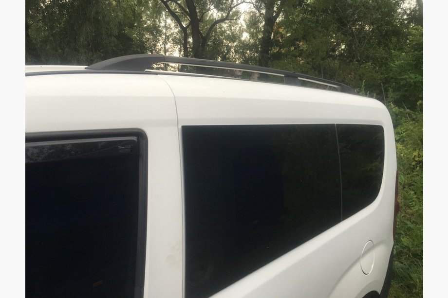 Fiat Doblo II 2010–2022 zwarte dakrails Maxi, kunststof voeten Foto 7