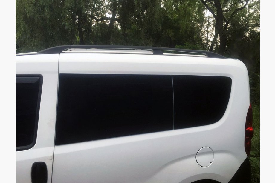 Opel Combo 2012–2018 Zwarte dakrails Image