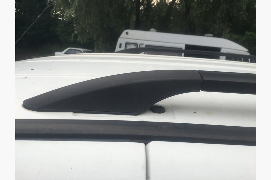 Fiat Doblo II 2010–2022 zwarte dakrails Maxi, kunststof voeten Foto 11