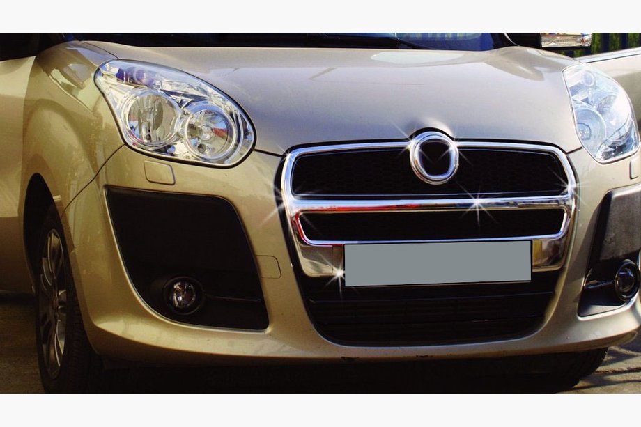 Fiat Doblo II 2010–2022 RVS sierlijsten voor radiateurgrille (2010-2015, volledige set) Carmos - Turks staal Image