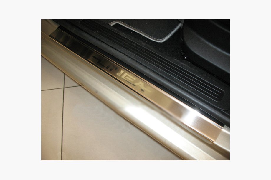 Fiat Linea 2006–2018 RVS dorpellijsten Natanika Premium (set van 2) Image