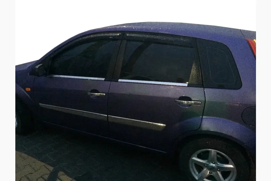 Ford Fiesta 2002–2008 Buitenste raamlijstenset (4-delig, RVS) Foto 3