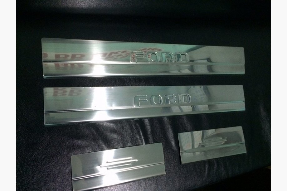 Ford Kuga 2008–2013 B-keus!!! CARMOS instaplijsten (4 stuks, RVS) Image