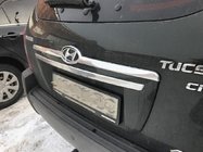Hyundai Tucson JM 2004– Afdekstrip boven kentekenplaat (kunststof) foto 2