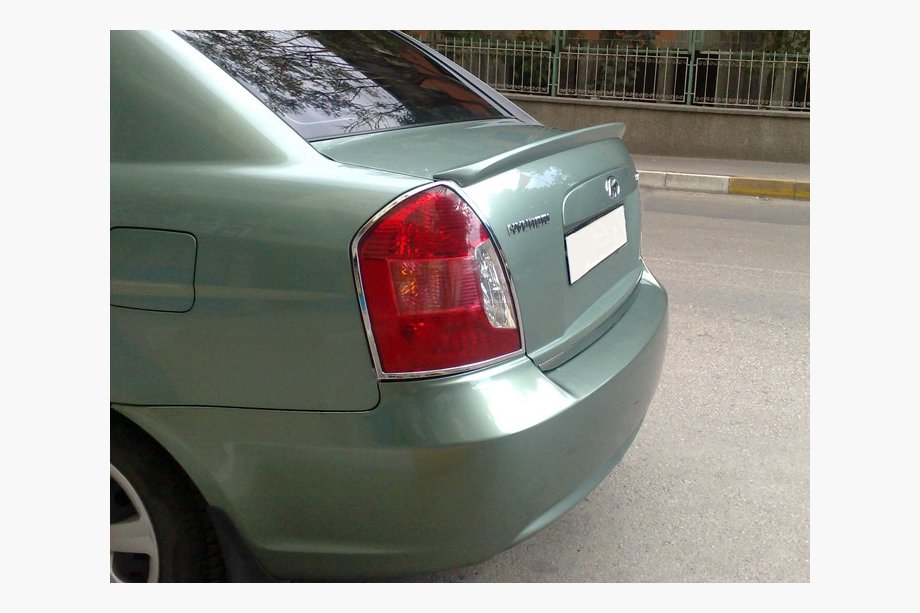 Hyundai Accent 2006–2010 Meliset spoiler (spuitklaar) Foto 1