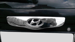 Hyundai Getz 2002– Sierlijst boven kentekenplaat (2002-2006, RVS) foto 5