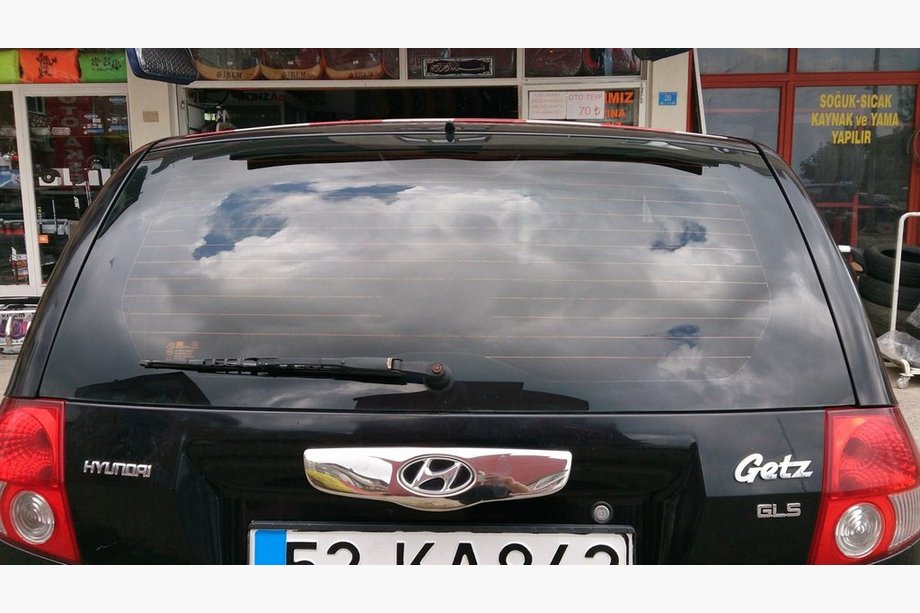 Hyundai Getz 2002– Sierlijst boven kentekenplaat (2002-2006, RVS) Image