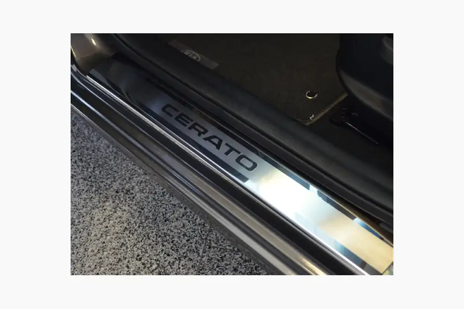 Kia Cerato 1 2004–2009 Nataniko RVS dorpellijsten (set van 4) Image