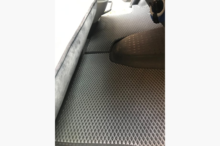 Volkswagen T5 Multivan 2003–2010 EVA automatten (zwart, voor, 2+1) Image