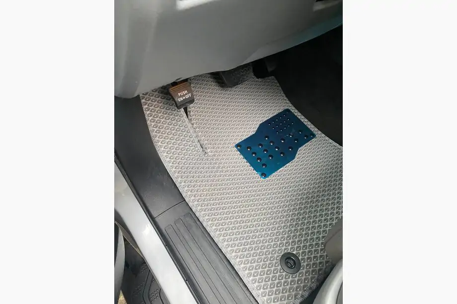 Toyota Sequoia 2007–2022 Polyurethaan automatten, 3 rijen (EVA, grijs) Image