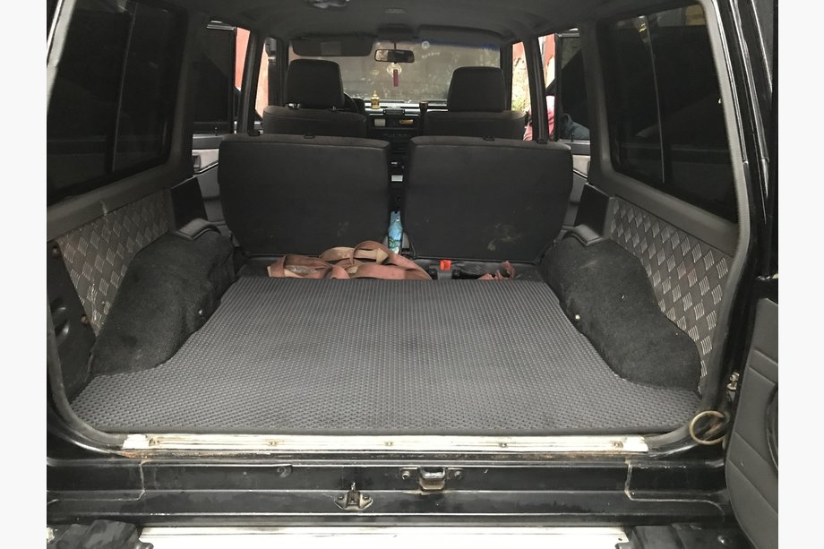 Nissan Patrol Y60 1988–1997 Lange kofferbakmat (EVA, zwart) Image