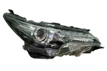 Toyota Fortuner 2015– Voorste koplampen (2 stuks) foto 1