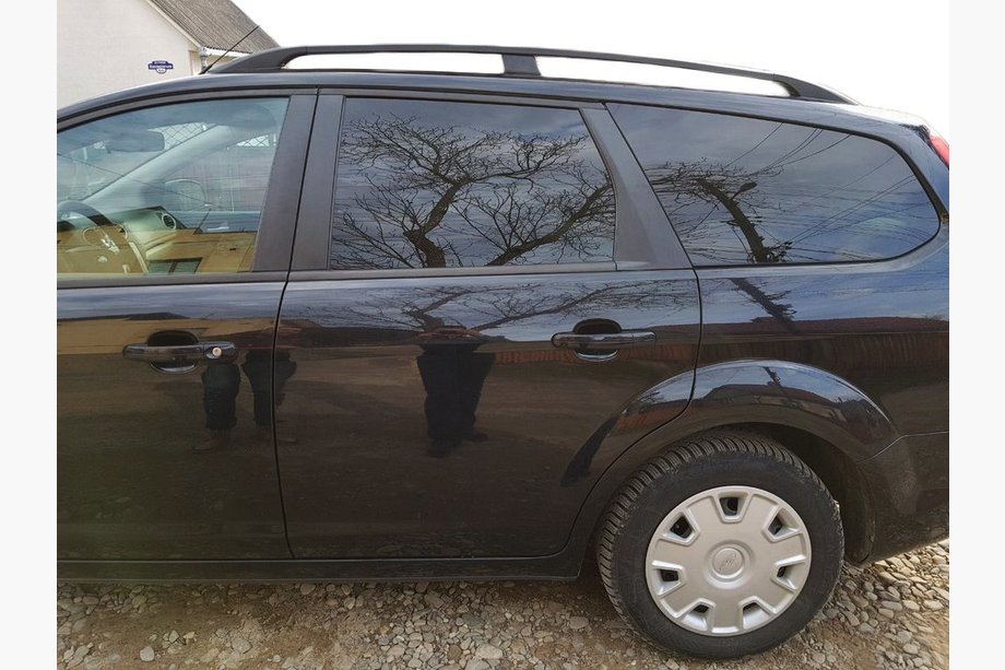 Ford Focus II 2005–2008 Aluminium dakrails (Caravan, zwart) Image