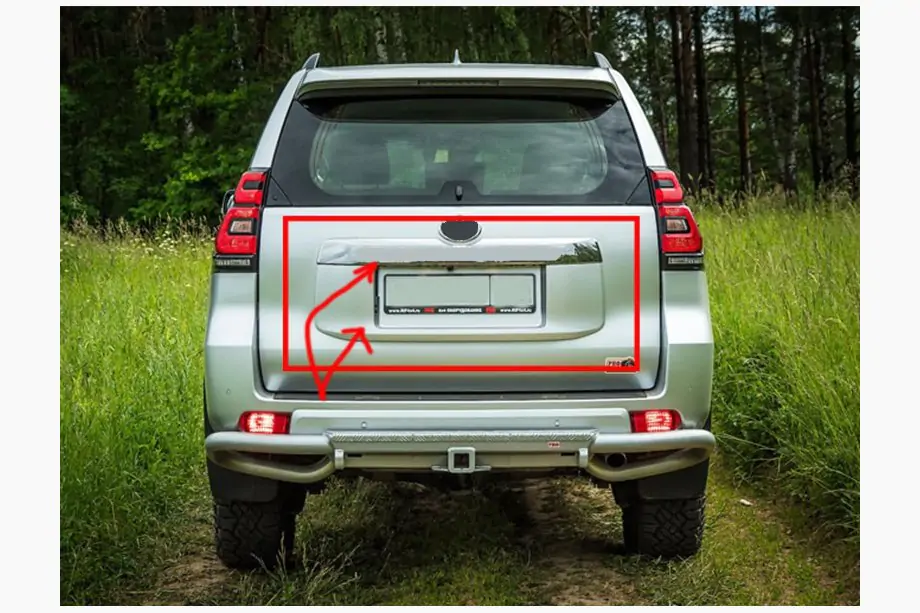 Toyota Land Cruiser Prado 150 2009–2023 Chromen sierlijst boven kenteken (design 2018) Image